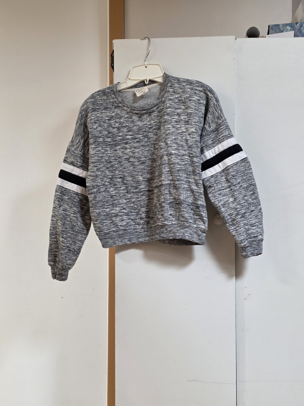 Cropped Gray Marled Crew Sweatshirt with Contrast Sleeve Stripes